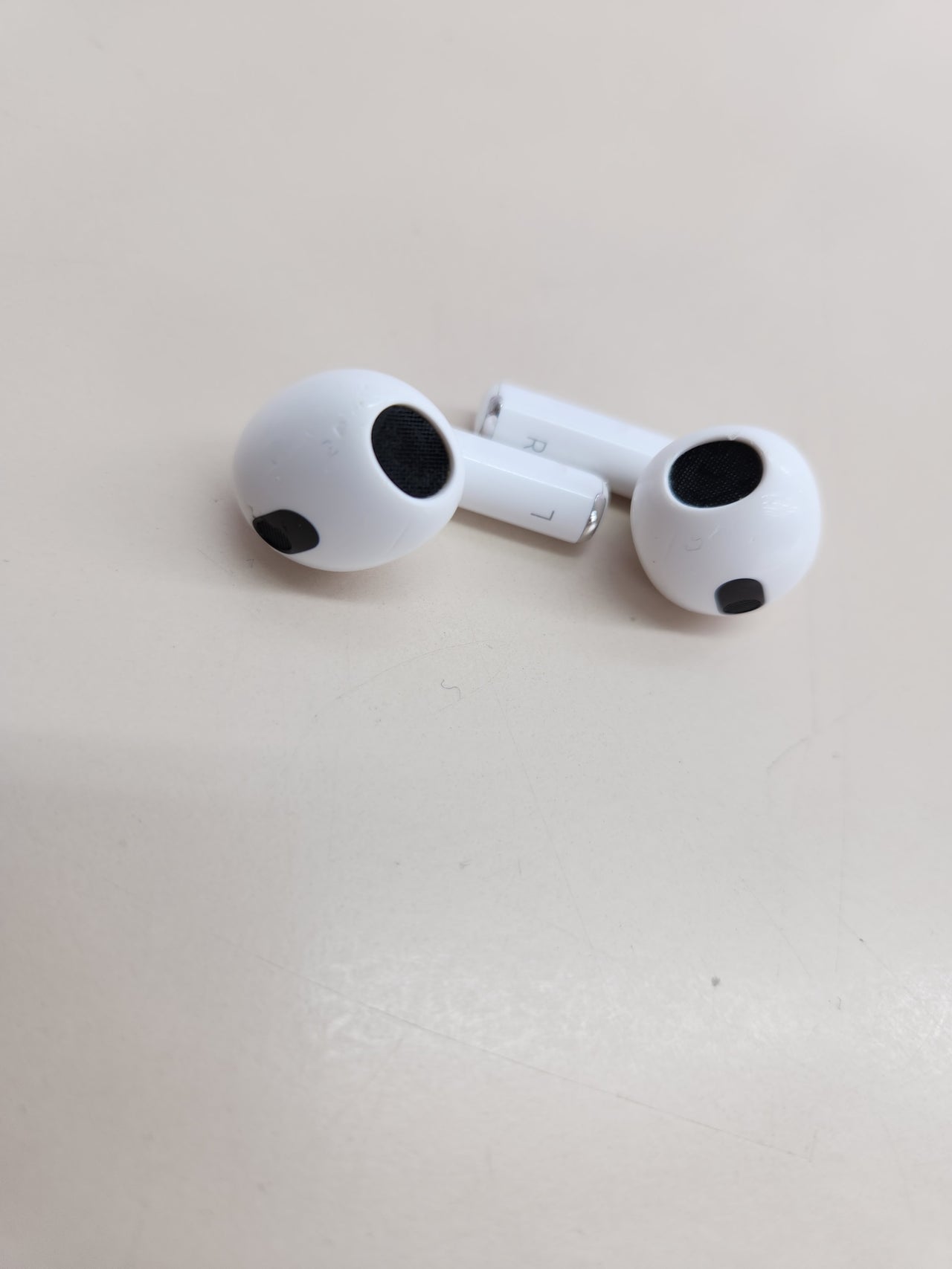 Auriculares Apple AirPods 3ª Gen con Lightning 2021