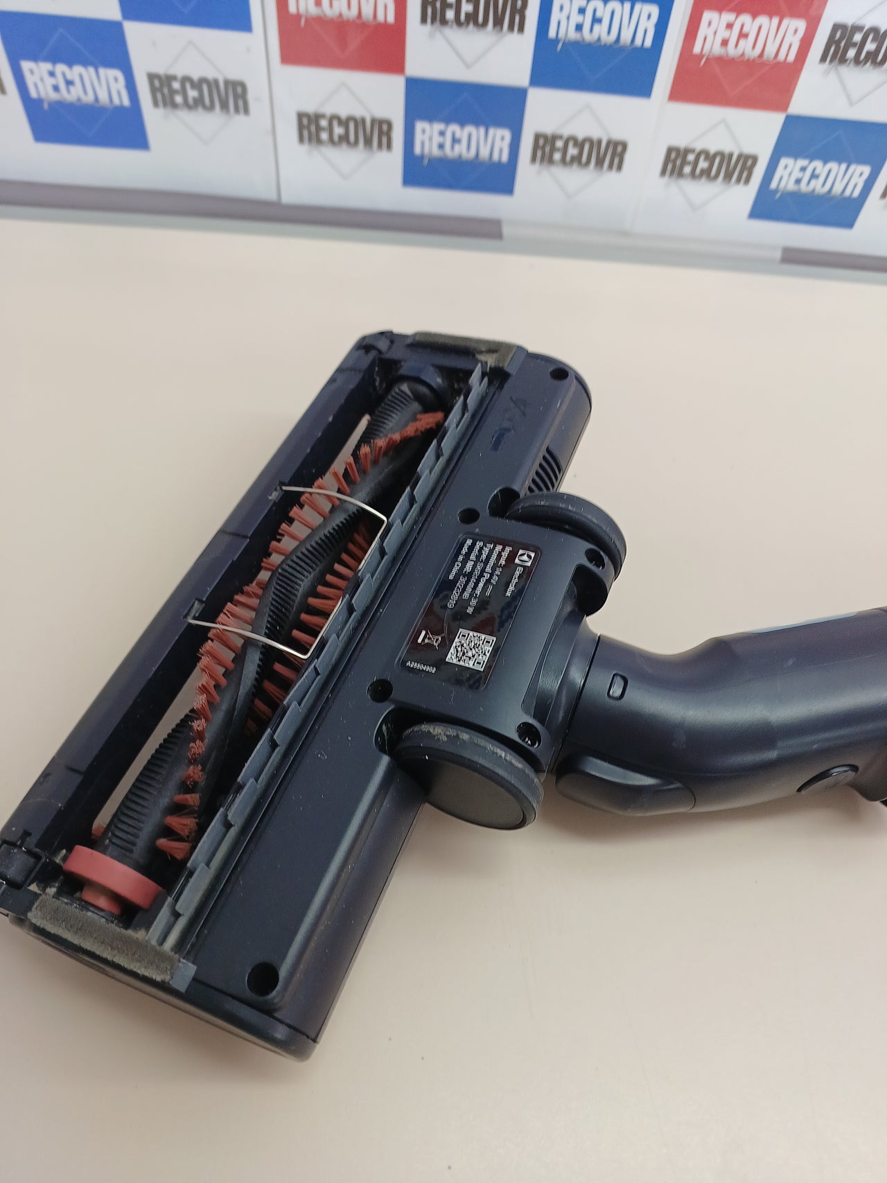 Aspiradora escoba eléctrica 2 en 1 negra Electrolux