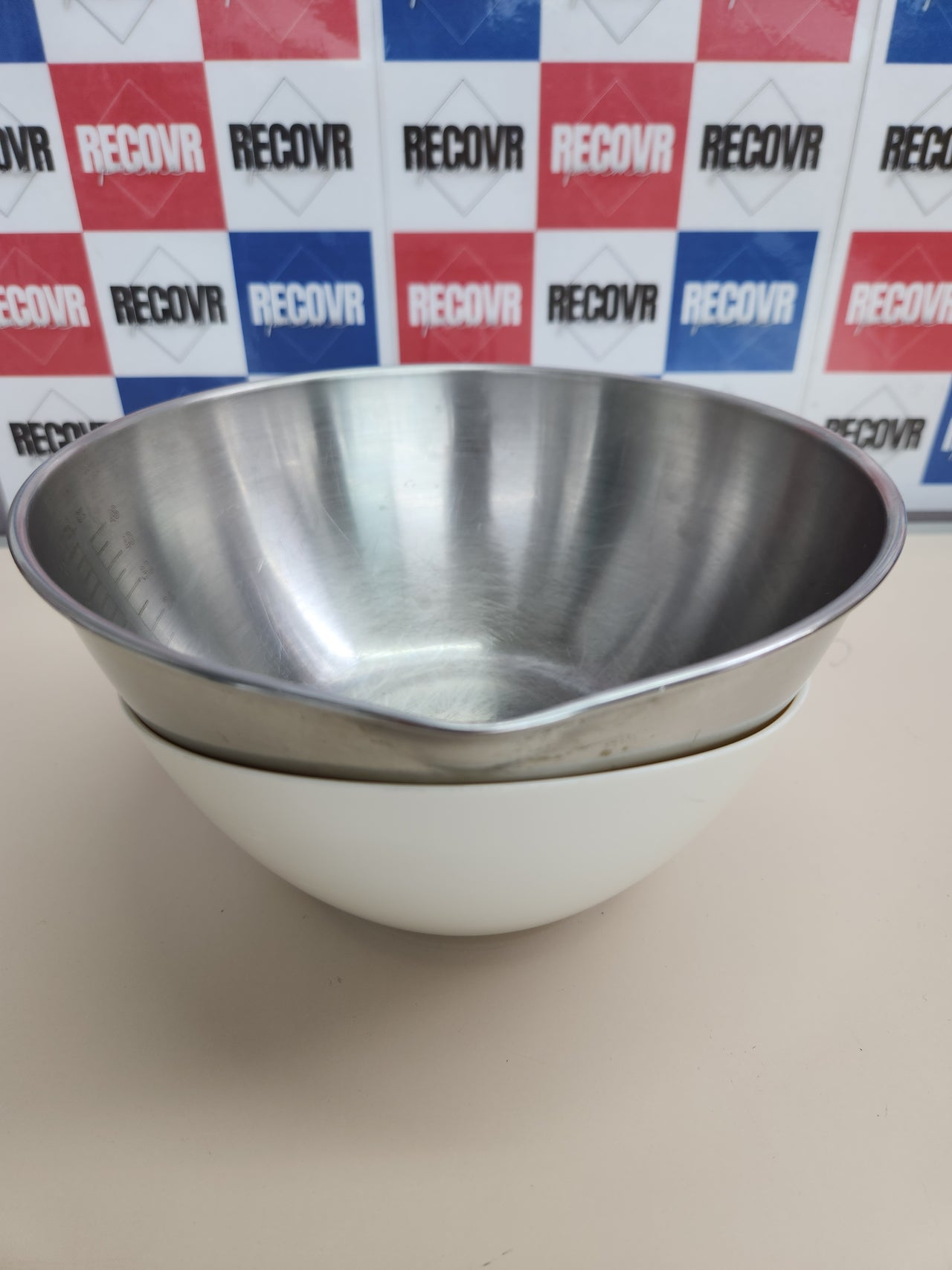 Báscula Electrónica 5 Kg de Cocina, Pesa Sólidos y Líquidos, Recipiente Extraible, Báscula Graduada, División 1 g, Función Tara, Pantalla Digital, Apagado Automático Imetec Dolcevita ES4