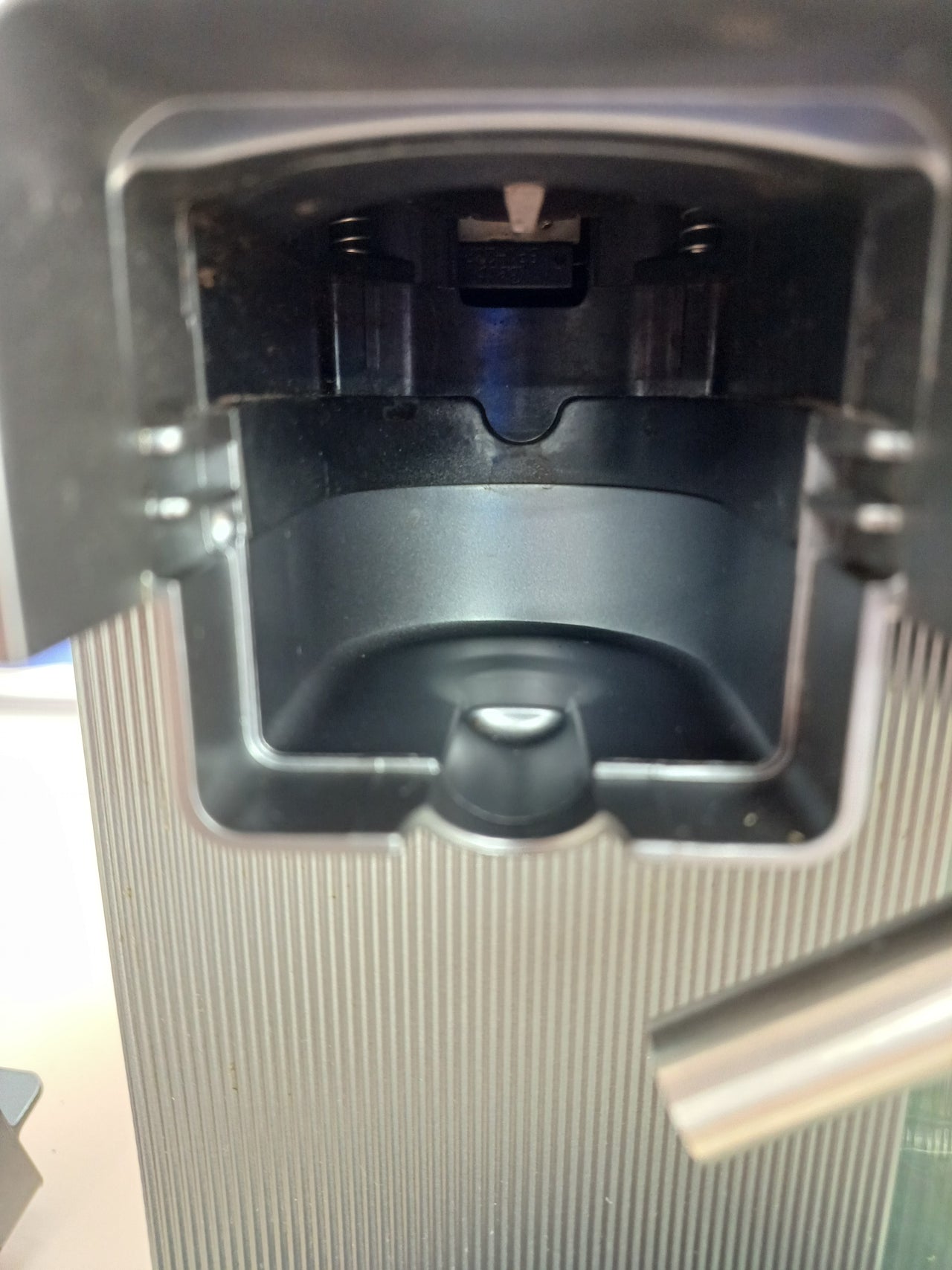 Cafetera cápsulas Cecotec 1350 W 20 bares Latte T