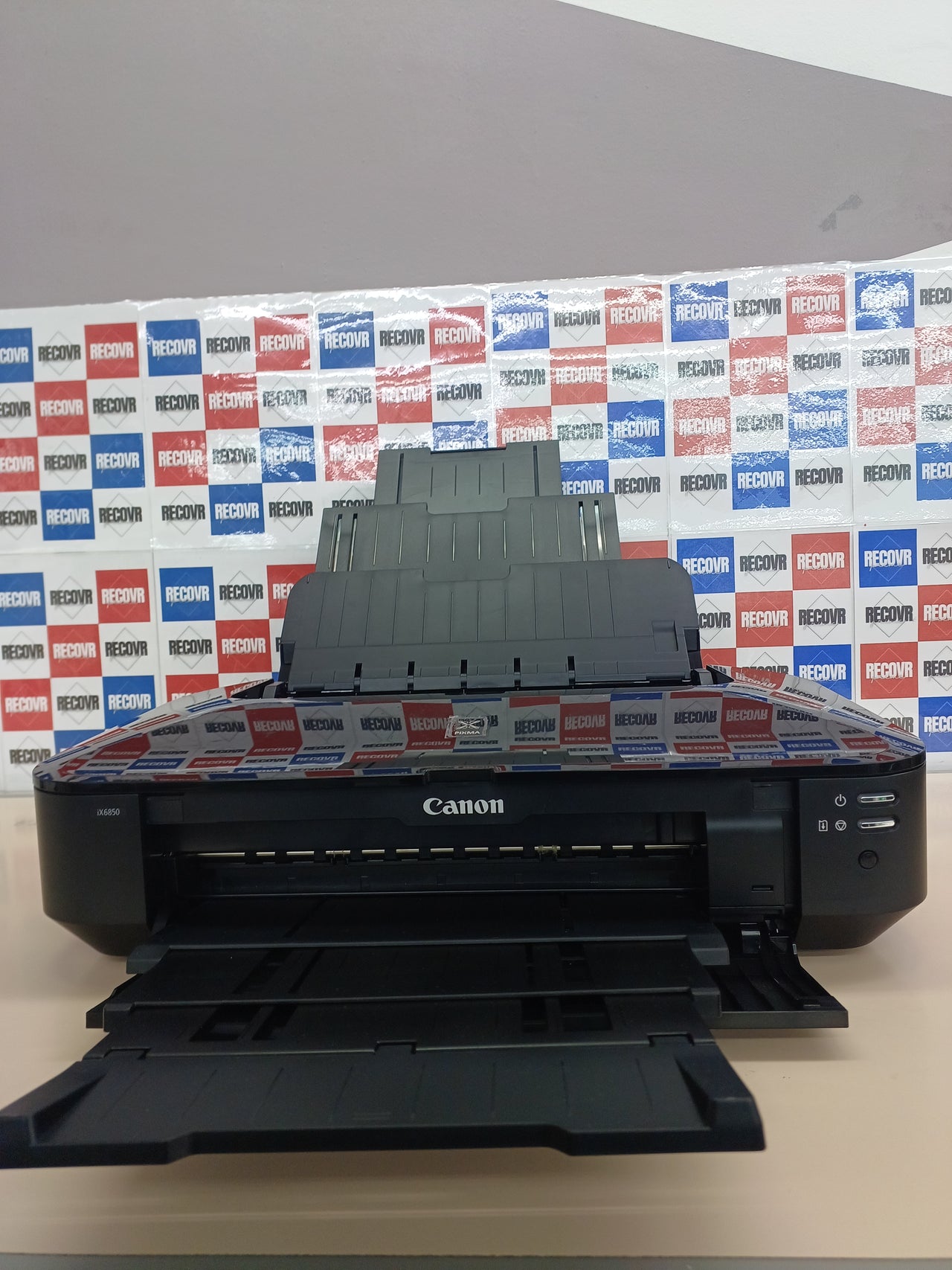 Impresora para Oficinas Canon Pixma iX6850, Sistema de Inyección de Tinta, A3+, WiFi, Impresión Desde Dispositivos Móviles, Compacta, Cartuchos Tinta XL, Impresión de Alta Velocidad, Negro