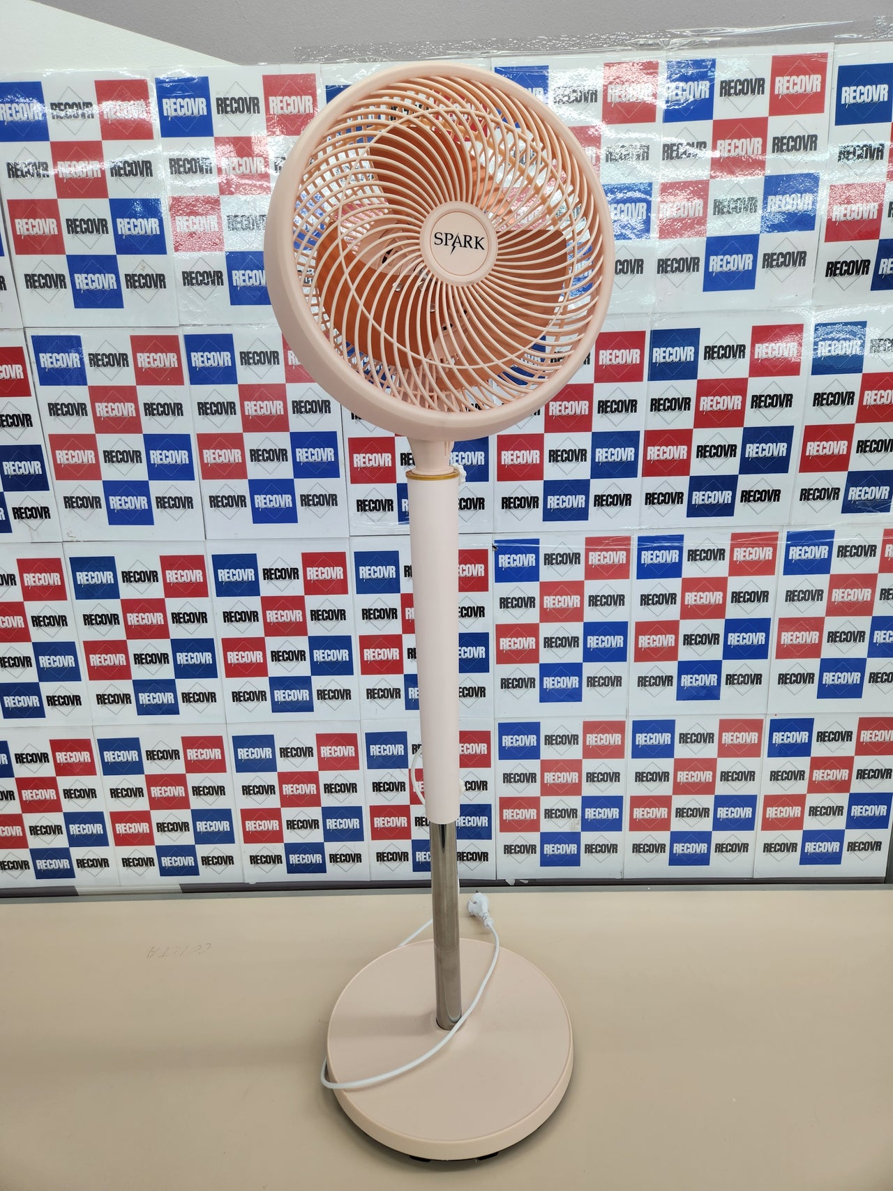 Ventilador Spark 12" 75W 3 aspas oscilante silencioso S-12SE/S1