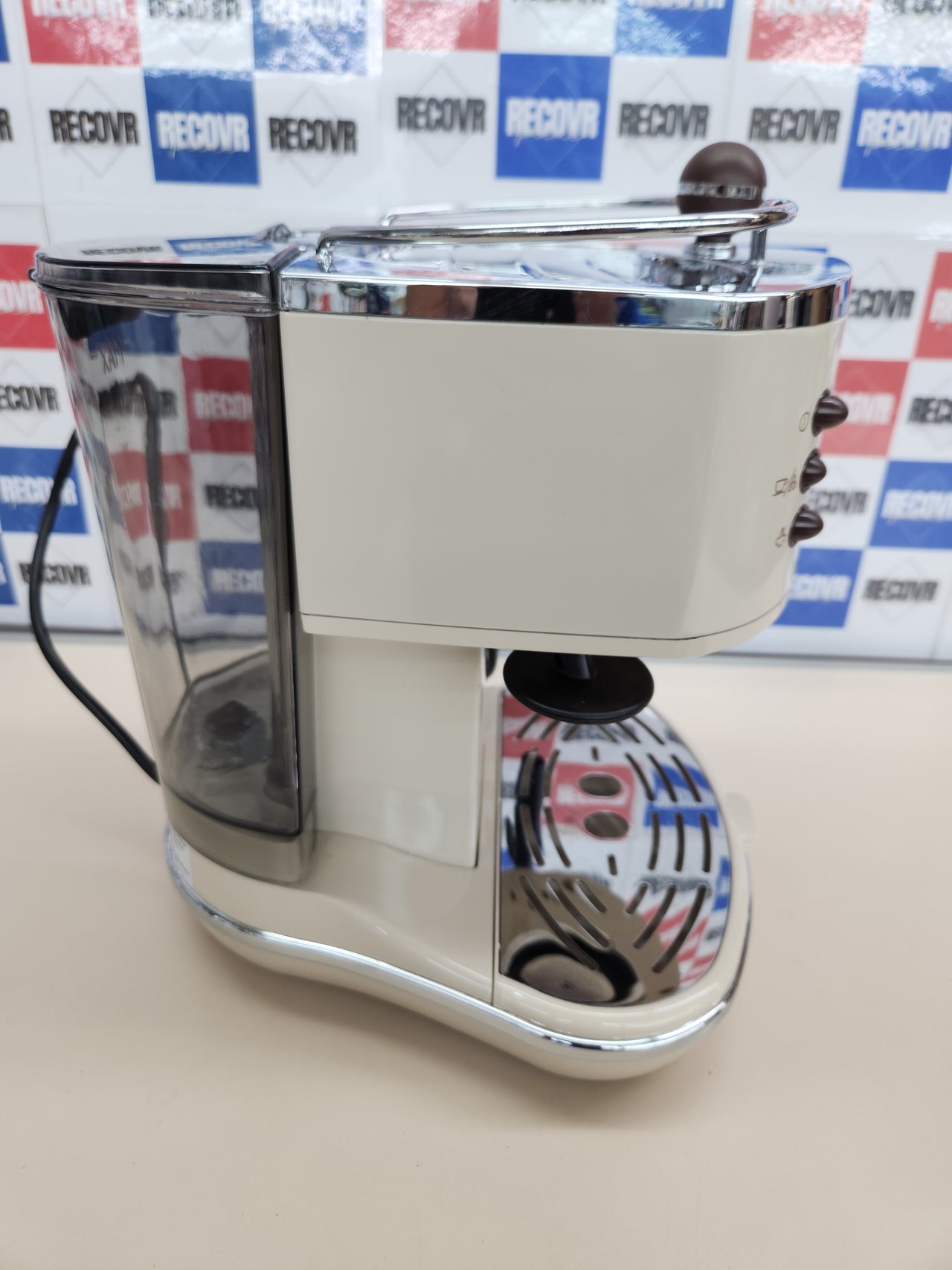Cafetera 1100W, 1,4 L Semi-automática, 2 Cups, DELONGHI