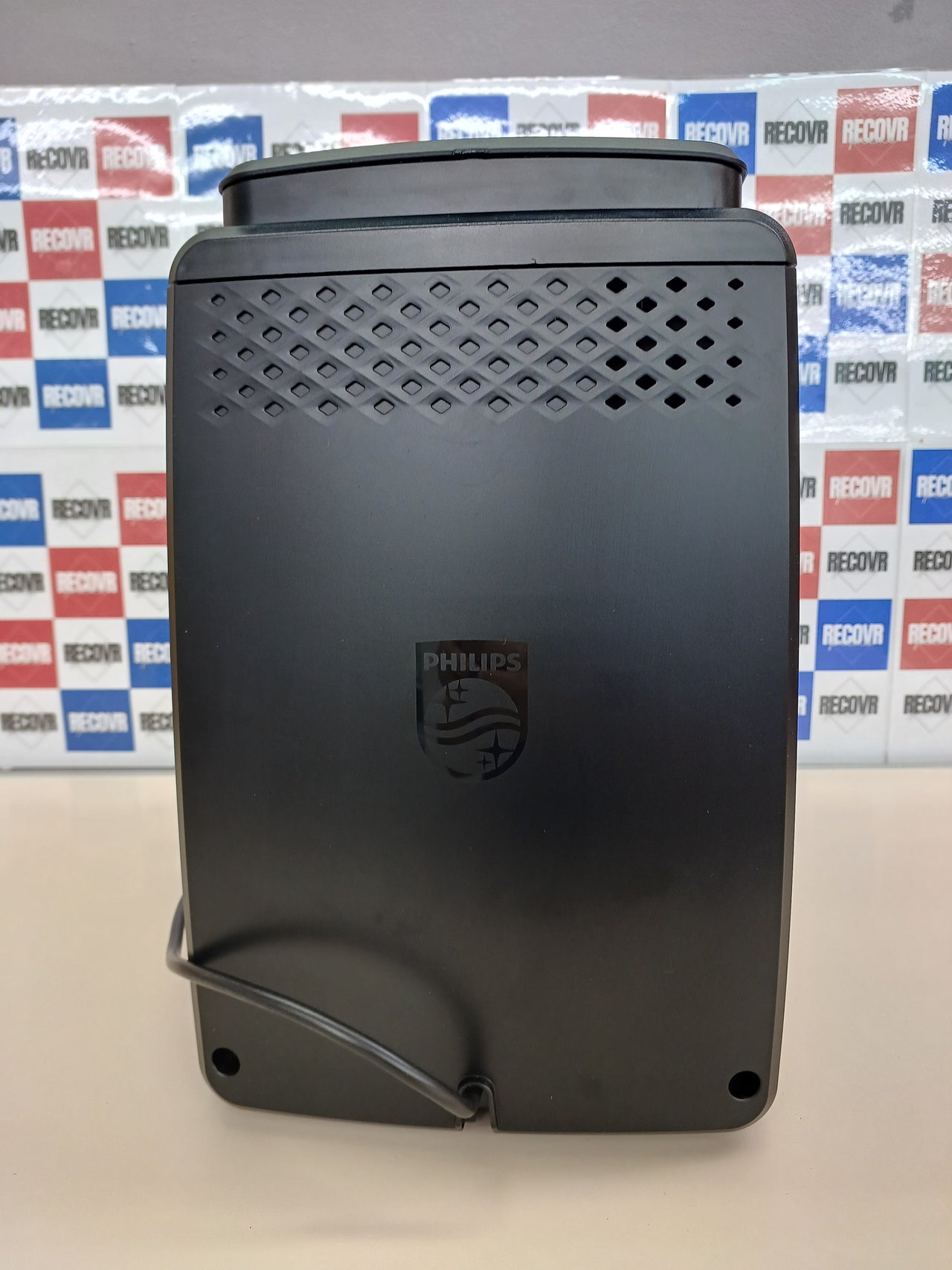 PHILIPS Serie 3300 Cafetera Superautomática - Sistema de leche LatteGo, 6 tipos de cafe, pantalla táctil, SilentBrew, Molinillo Cerámico, filtro AquaClean, Cromo negro (EP3347/90)
