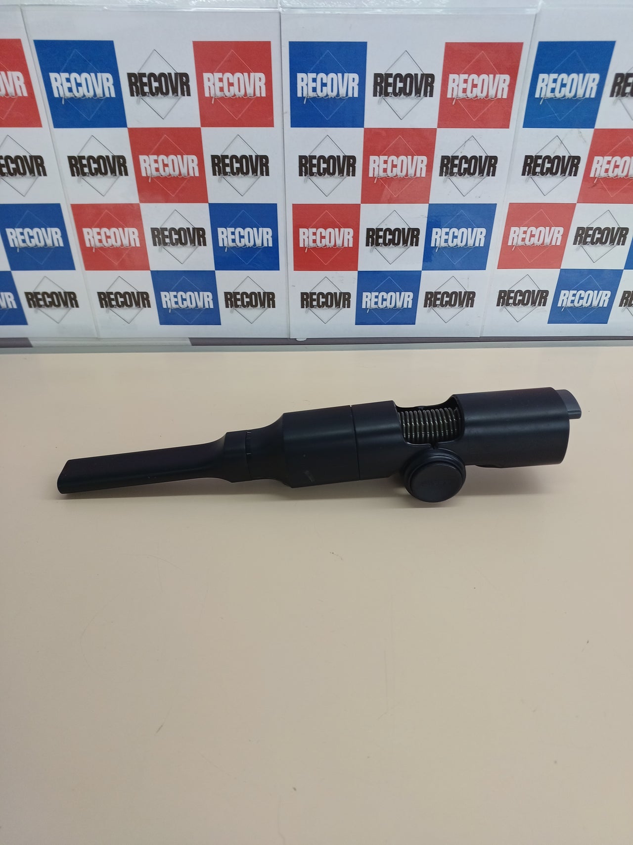 Aspiradora escoba eléctrica 2 en 1 negra Electrolux