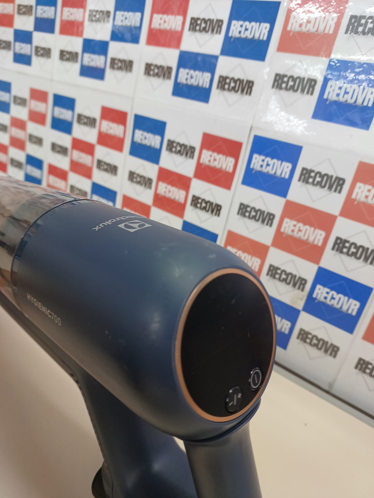 Aspiradora escoba eléctrica 2 en 1 negra Electrolux
