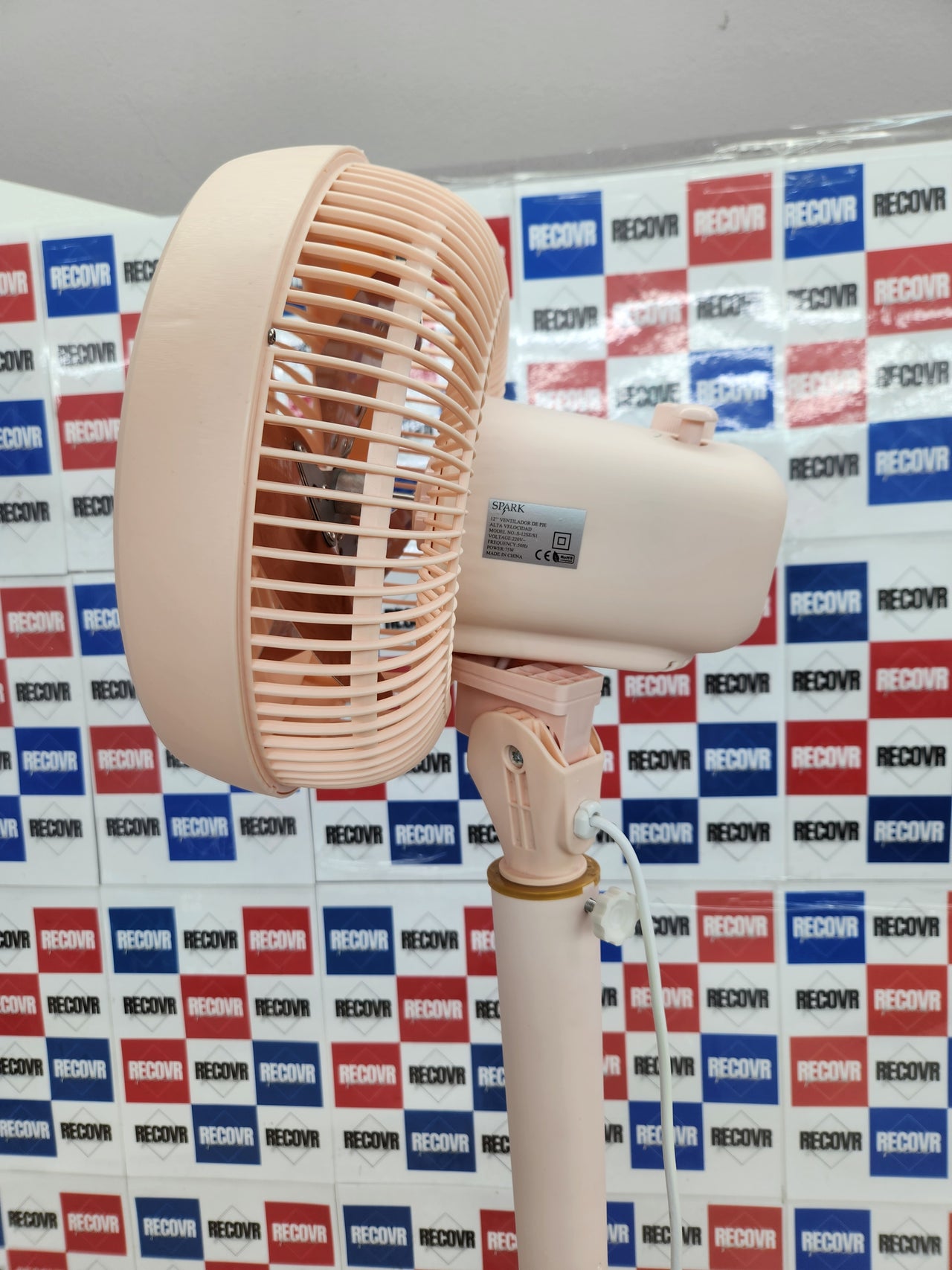 Ventilador Spark 12" 75W 3 aspas oscilante silencioso S-12SE/S1