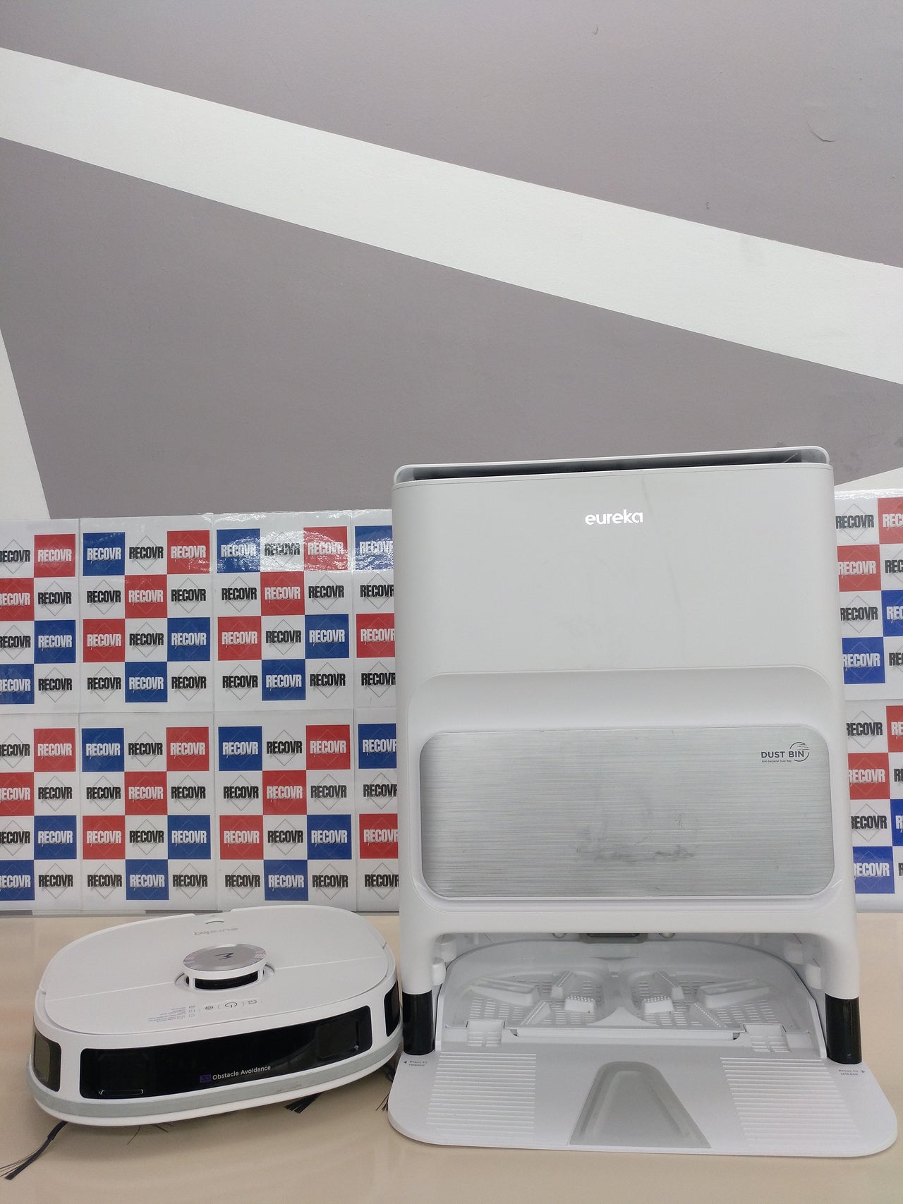 EUREKA J12 Ultra Robot Aspirador y Fregasuelos,Vaciado Automático/Lavado Automático/Secado Automático Robot Aspirador Autovaciado,AI 3D Obstáculos Navegación LiDAR,5000Pa,180min Batería,WiFi/App