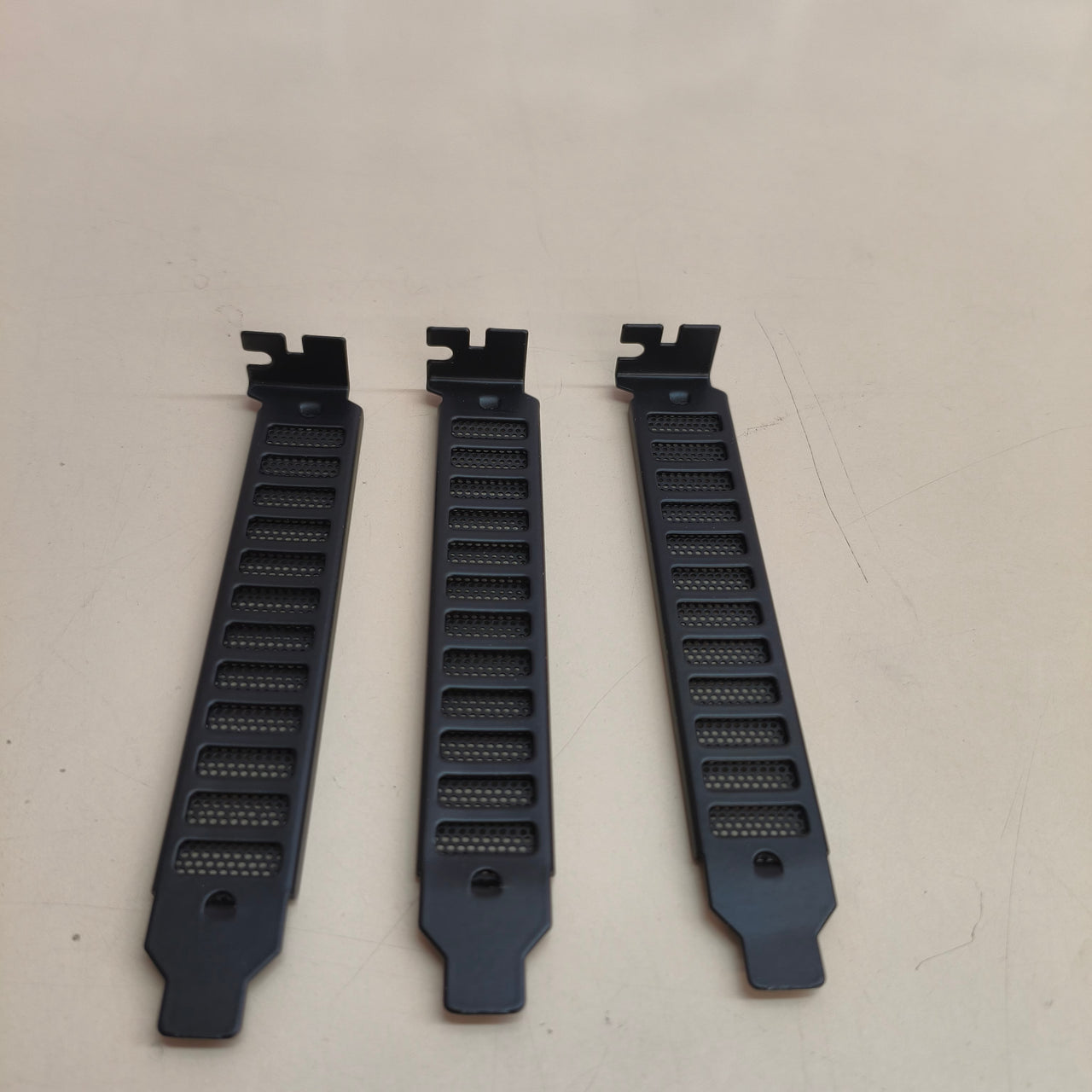 Gelid: filtro antipolvo para ranura PCI, mejora la ventilación del equipo