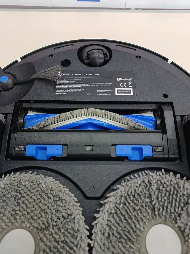 ECOVACS Robot aspirador omnidireccional DEEBOT T30 PRO con función de fregado, con mopa TrueEdge, cepillo que no se enreda, succión de 11.000 PA con agua caliente y lavado inteligente