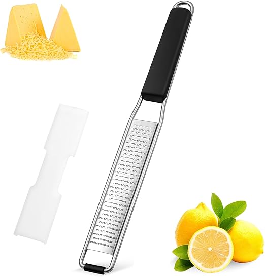 Diboniur Parmesanreibe, Scharfe Edelstahl Käsereibe, Knoblauchreibe Zitronenreibe Ingwerreibe, Spülmaschinenfest, Handreibe mit Schutzhülle Reinigungsbürste, Schwarz