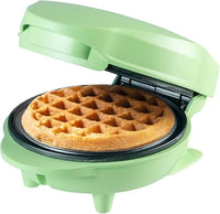 Bestron Mini-Waffeleisen für klassische Waffeln, kleiner Waffelmaker mit Antihaftbeschichtung, für Kindergeburtstage, Familienfeiern, Ostern oder Weihnachten, Retro Design, Farbe: Mint Mattiert