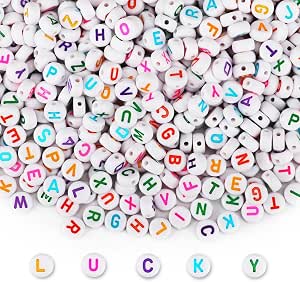 SUTOUG 1000 Stück Buchstabenperlen zum Auffädeln, 4 x 7 mm runde Acryl-Alphabetperlen für die Herstellung von Schmuck, DIY-Bastelarbeiten, Armbändern, Halsketten und Schmuckstücken – weiß