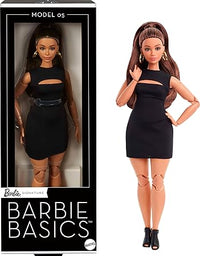 Barbie Basics Modelo 05 Muñeca de coleccionista, minivestido negro y zapatos de tacón, ropa intercambiable con otras muñecas, cuerpo articulado con figura curvilínea y cabeza intercambiable, JBH73