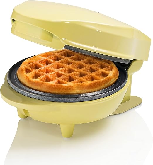 Bestron Mini gofrera, Gofrera para gofres de gofres pequeños, con antiadherente, para cumpleaños infantiles, fiestas familiares, Pascua o Navidad, diseño retro, 550 W, color: Amarillo