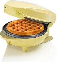 Bestron Mini gofrera, Gofrera para gofres de gofres pequeños, con antiadherente, para cumpleaños infantiles, fiestas familiares, Pascua o Navidad, diseño retro, 550 W, color: Amarillo