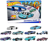 Hot Wheels Pack 10 Coches de Carreras de Juguete (Modelos Surtidos, selección aleatoria), Escala 1:64, Incluye 1 Corvette Greenwood, 1 Lamborghini Centenario Roadster y 1 McLaren Speedtail, HYM96