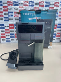 Thumbnail for Cecotec Cafetera Cápsulas Express con Tanque de Leche FreeStyle Latte T. 1350W, 20 Bares, Compatible con Café Molido, Dolce Gusto, Nespresso y K-Fee, Depósito 1,6L de Agua y 400ml de Leche