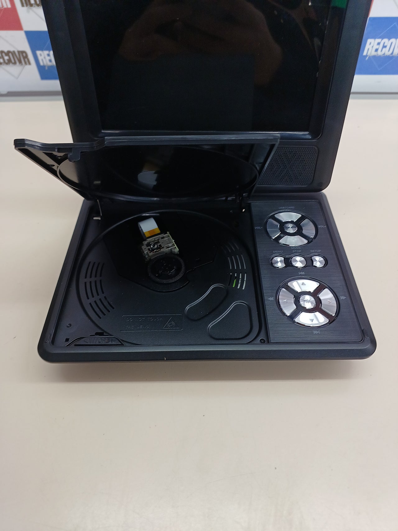 Reproductor DVD Portátil WOLFANG 9,5" Coche