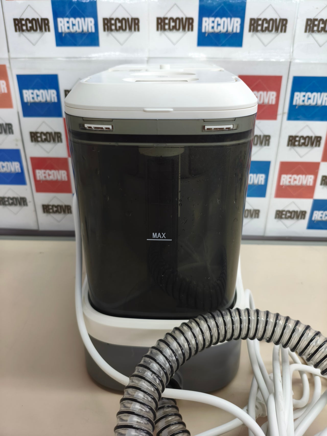 Aspiradora de tapicerías Livatro 600 W, 16 kPa, depósito de 2,3 L