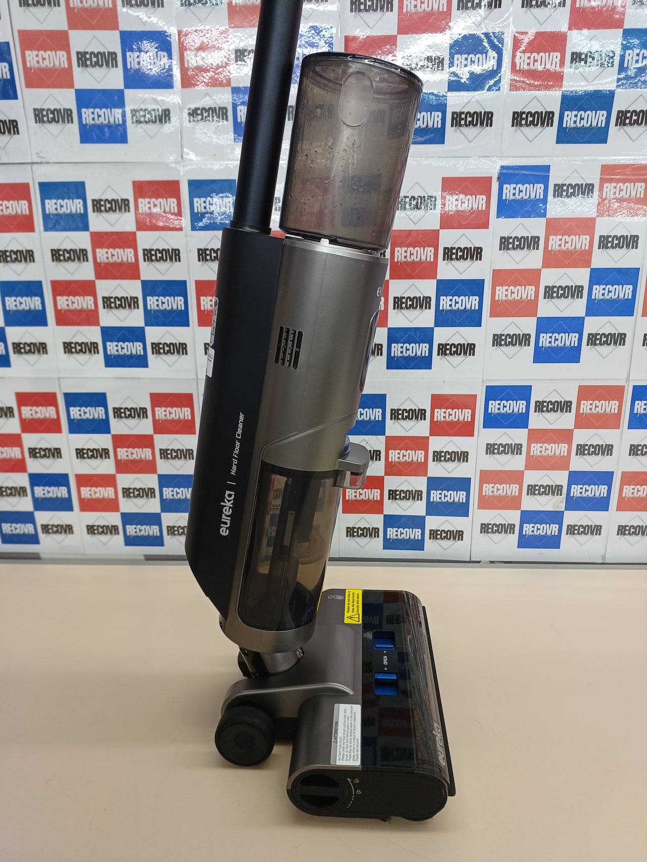 Aspirador en Seco/Húmedo Eureka RapidWash NEW430