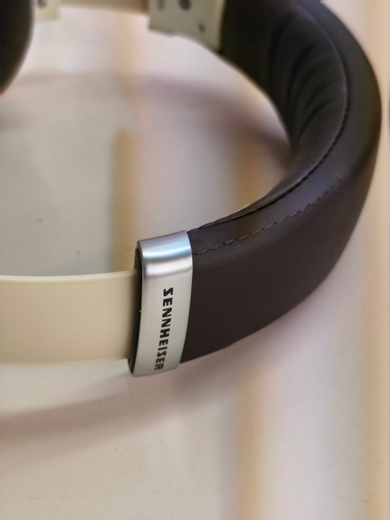 Sennheiser HD 599, auriculares abiertos circumaurales, marfil