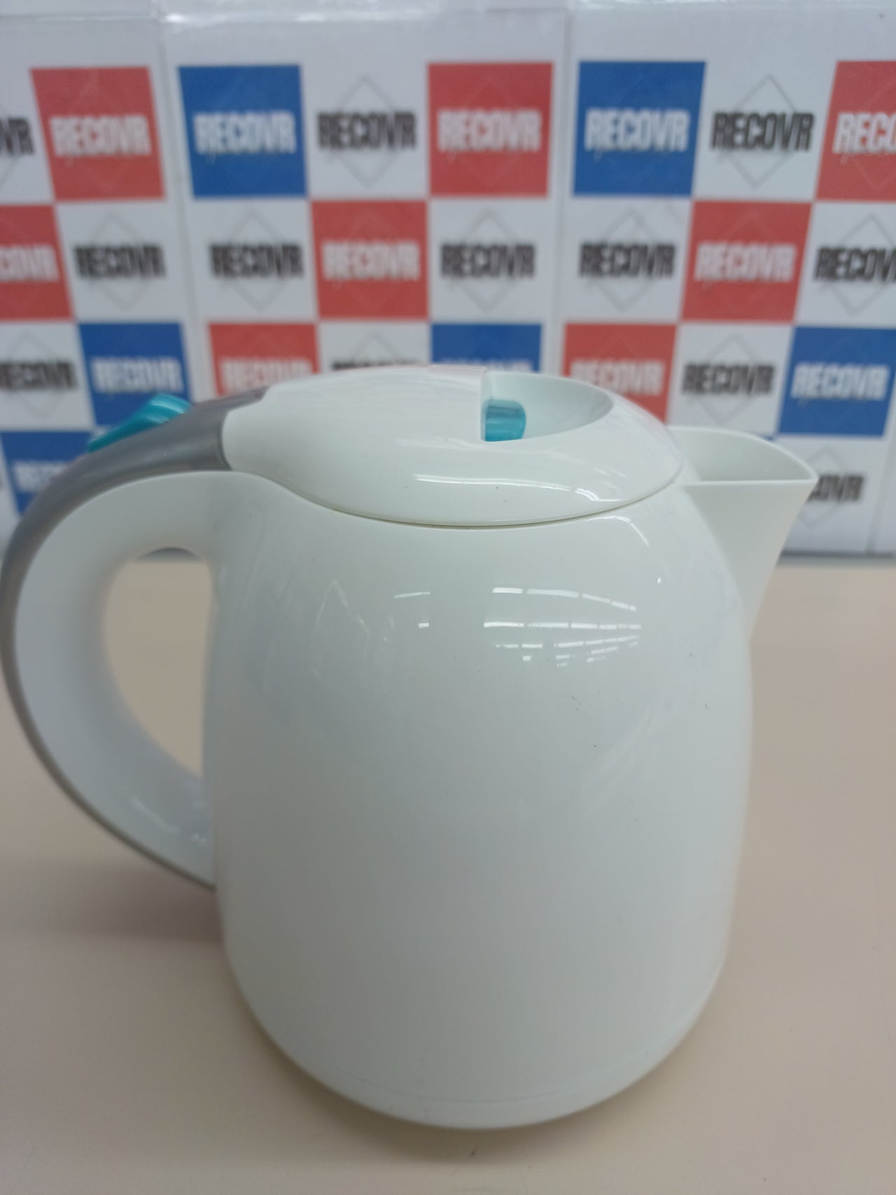 Hervidor eléctrico 1L 2200W blanco ThermoSense Cecotec