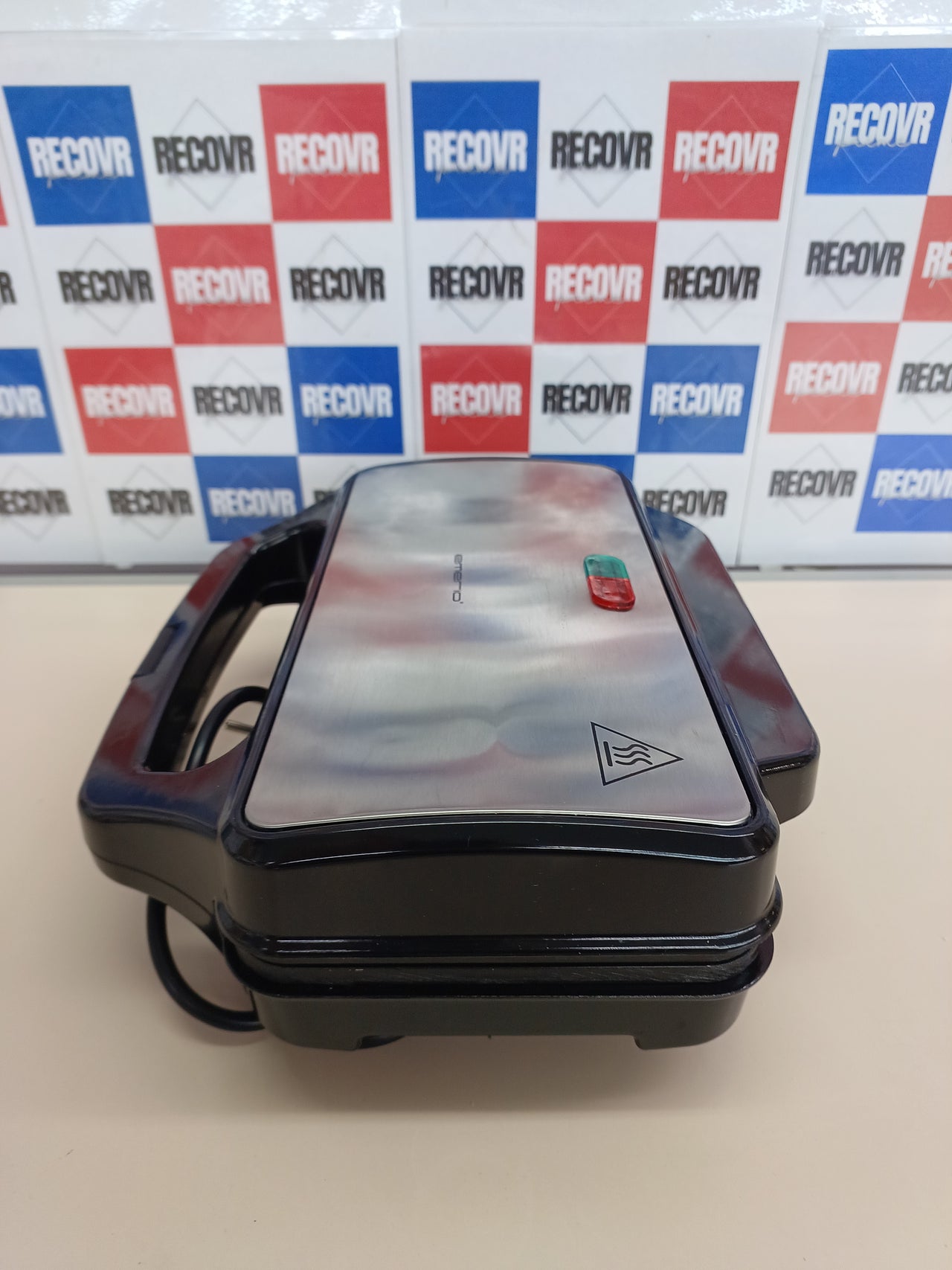 Sandwichera XXL 900 W Emerio apta para todos los tamaños de tostadas, sin BPA, forma de concha, fácil de limpiar, queso no gotea, ganador de precios/rendimiento, prueba 03/2019,