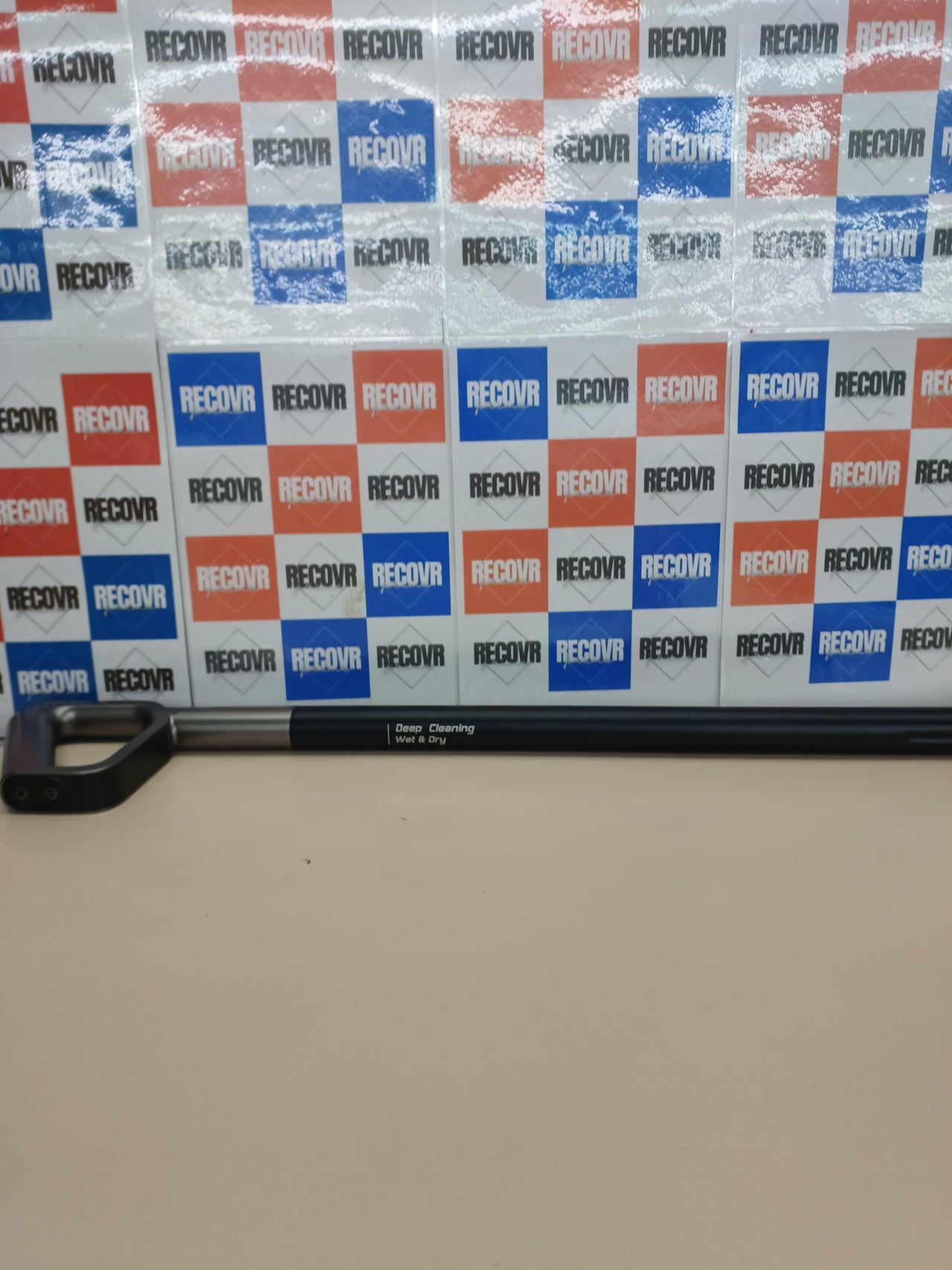 Aspiradora fregadora sin cable multisuperficie – Eureka