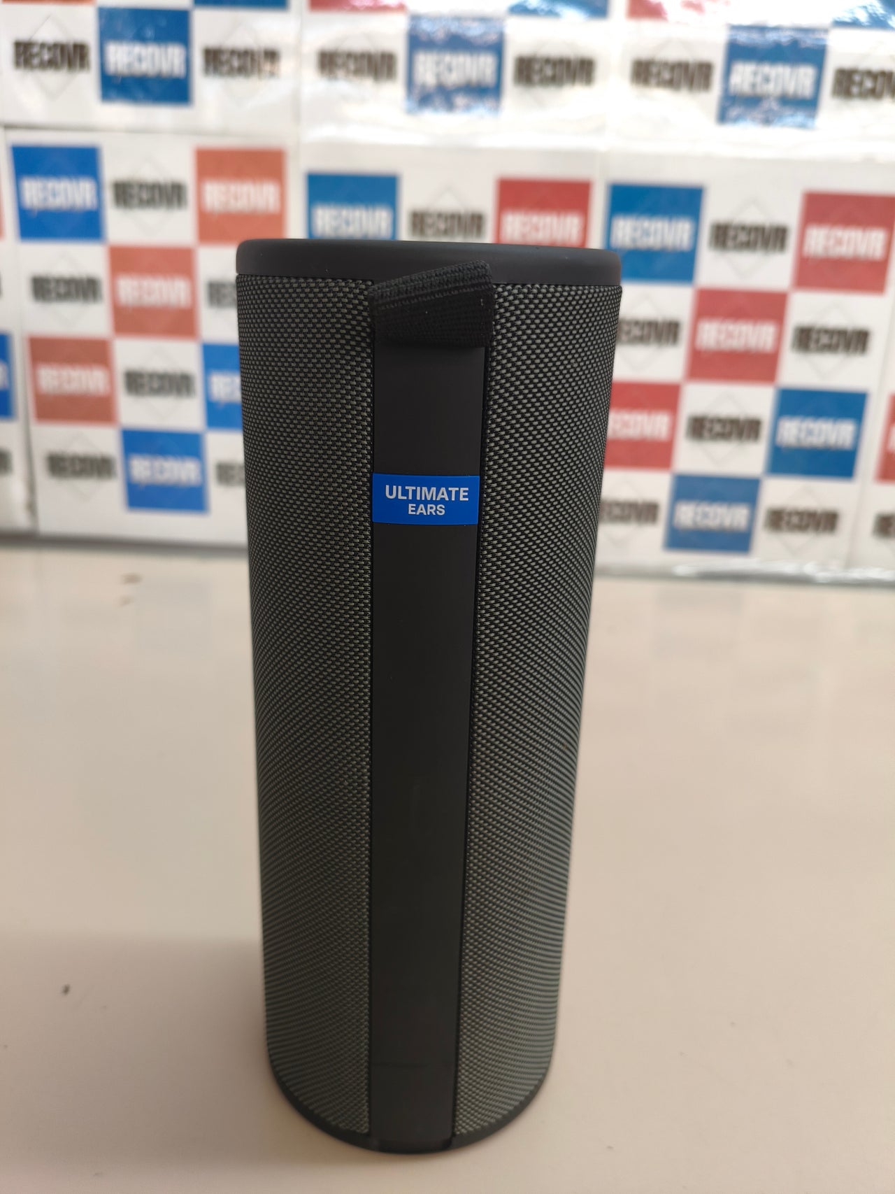 UE Megaboom 4, altavoz Bluetooth portátil, impermeable