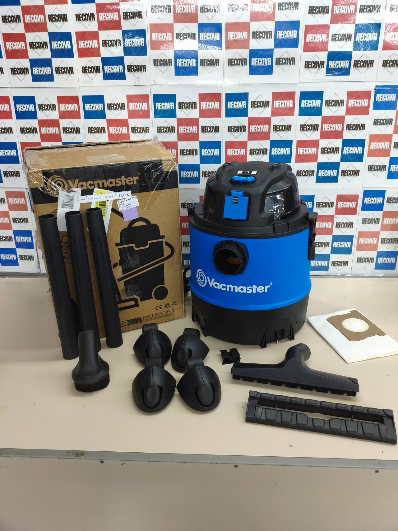 Aspirador multiusos para sólidos y líquidos de 20 litros