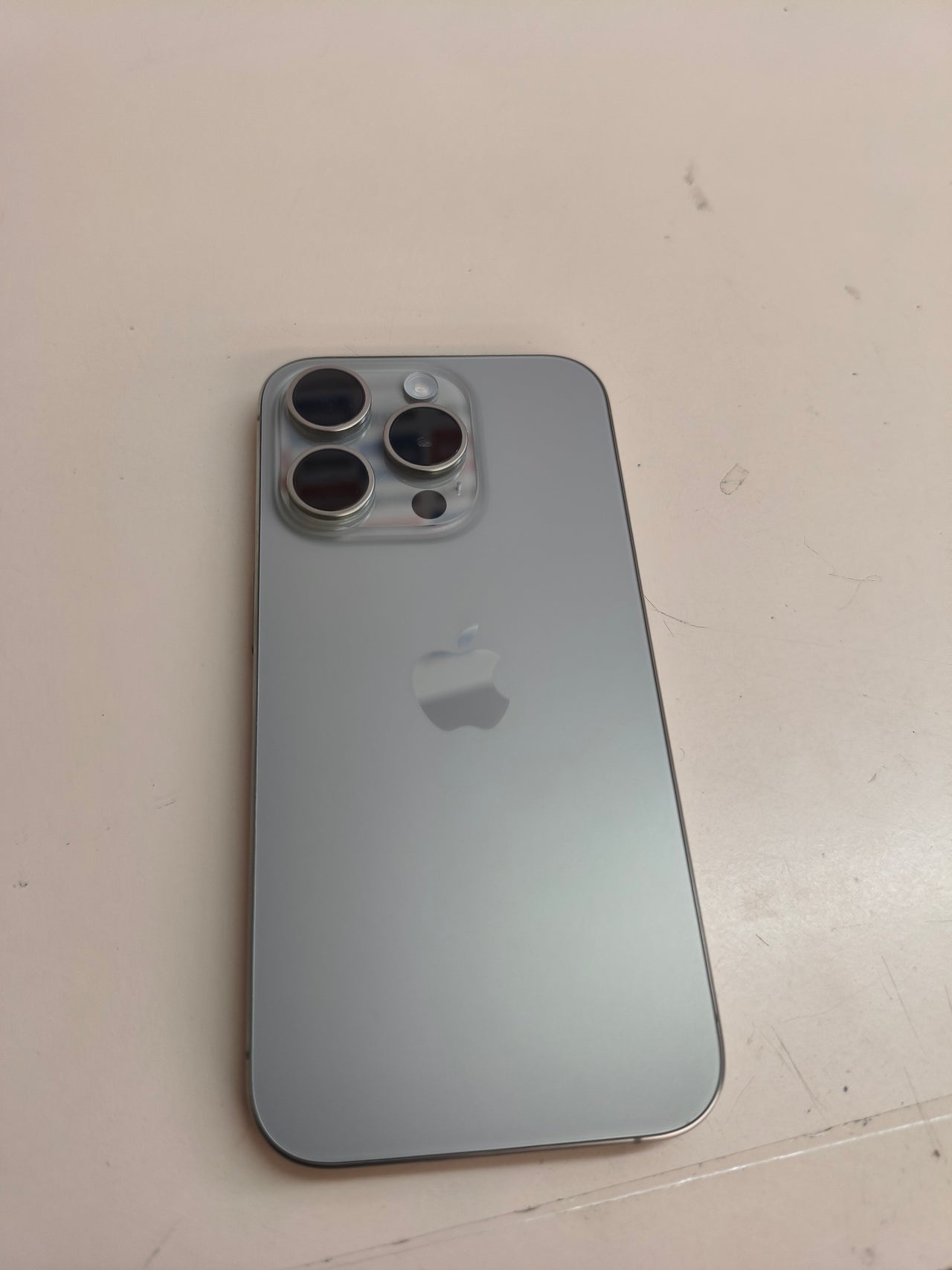 iPhone 15 Pro 128GB Natural Titanium