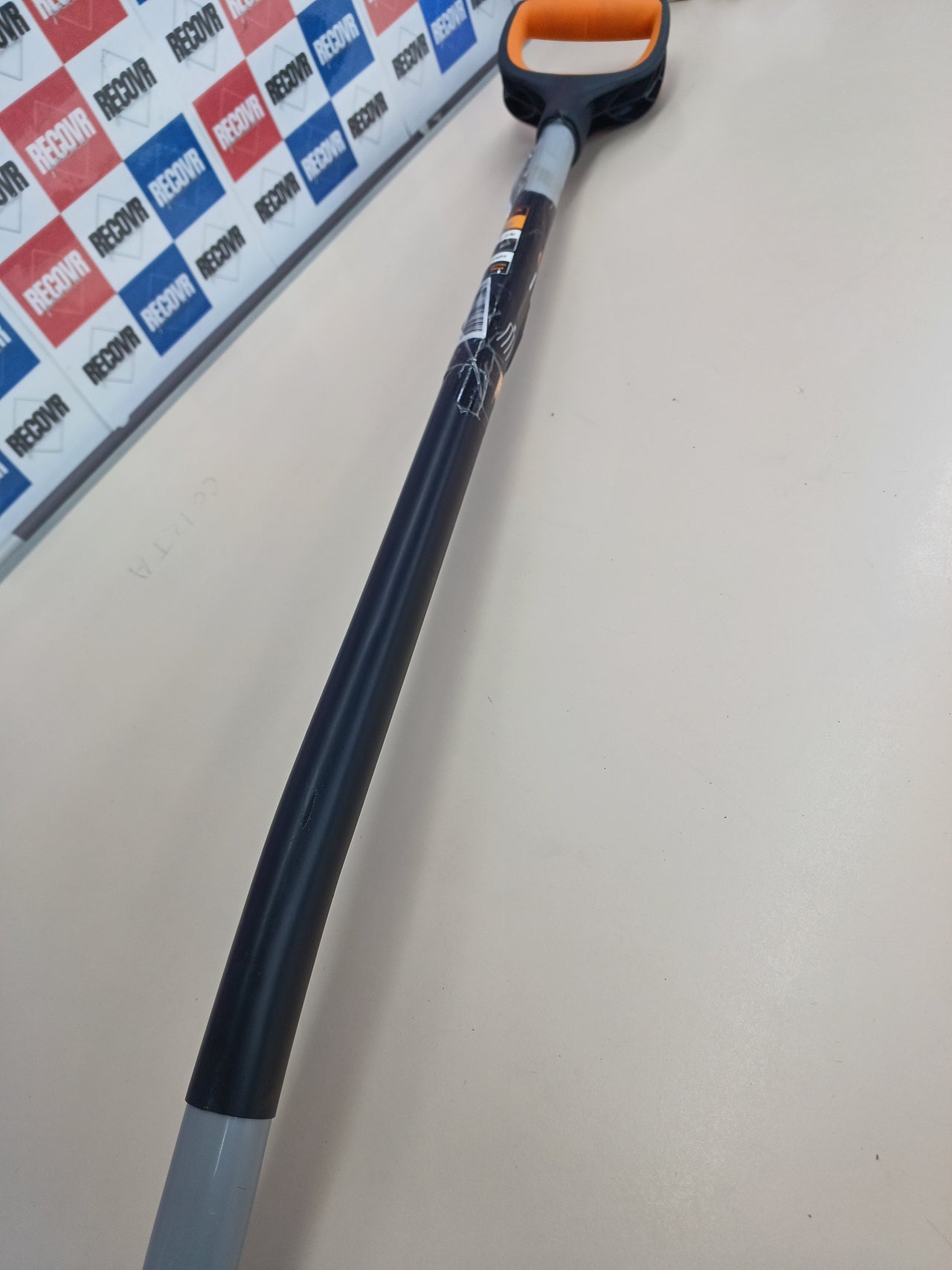 Horca de jardín 4 púas 120 cm – Fiskars Xact