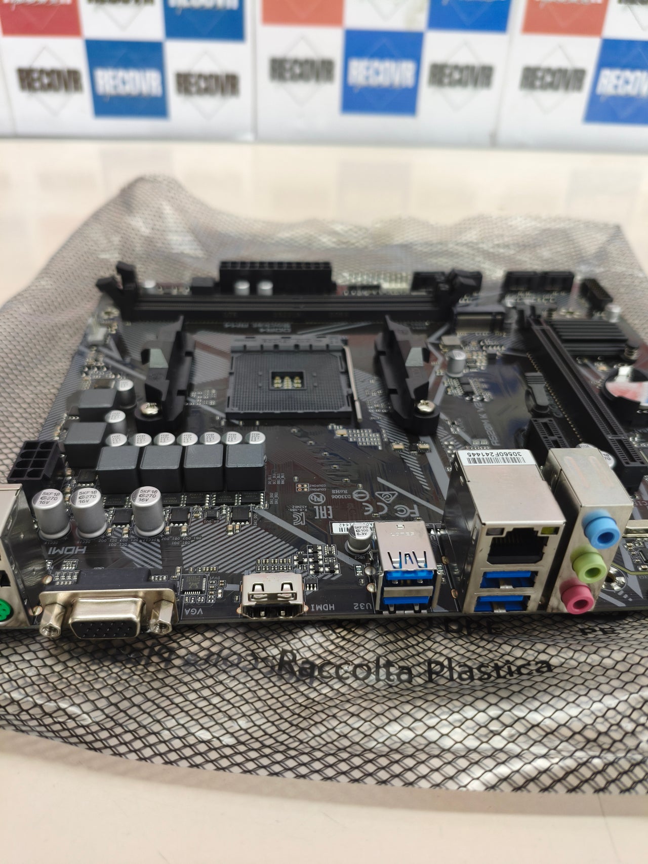 Placa base GIGABYTE A520M K V2 para AMD Ryzen AM4 DDR4