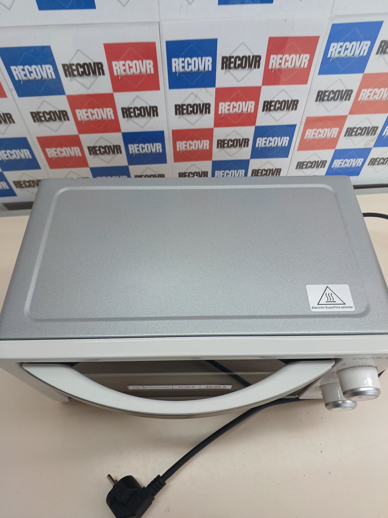 Horno sobremesa 10 L 1000 W con temporizador CECOTEC