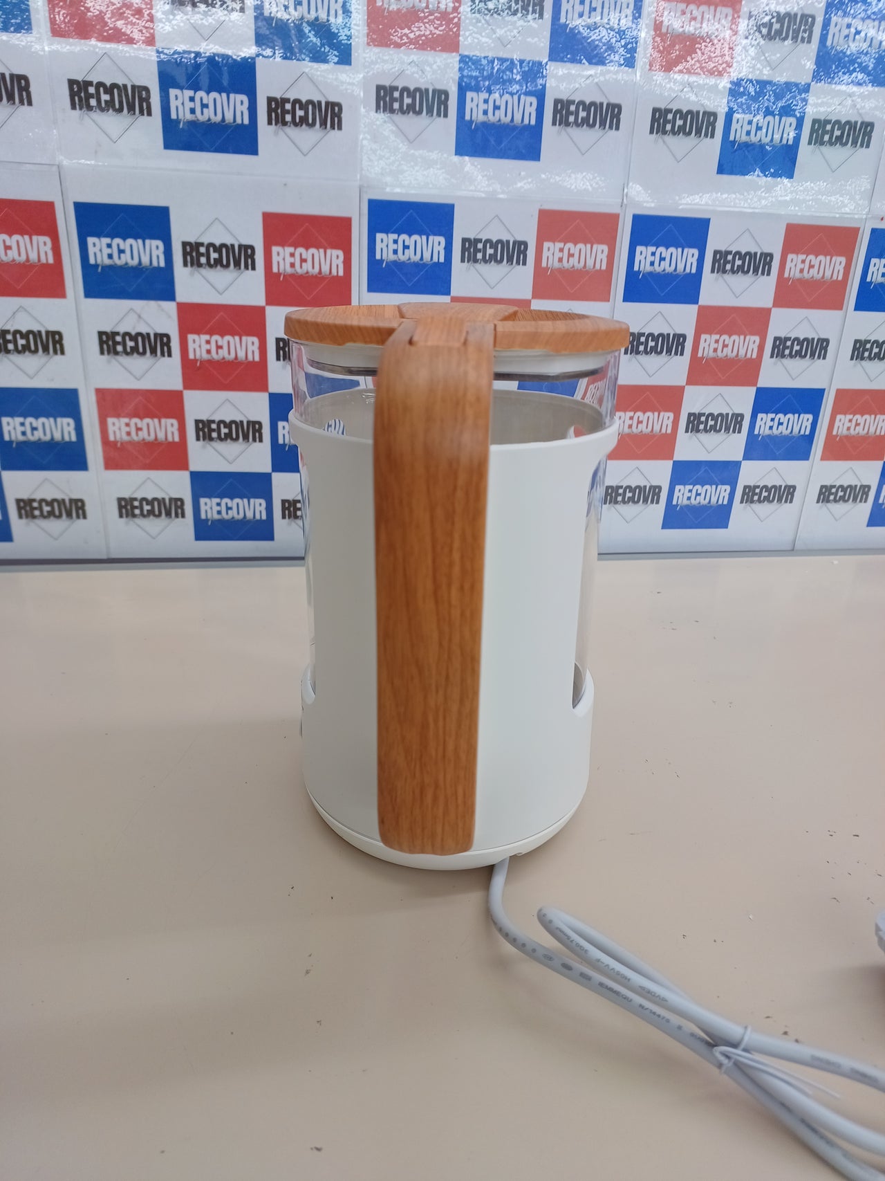 Hervidor 1,8 L cristal con base 360° JOCCA