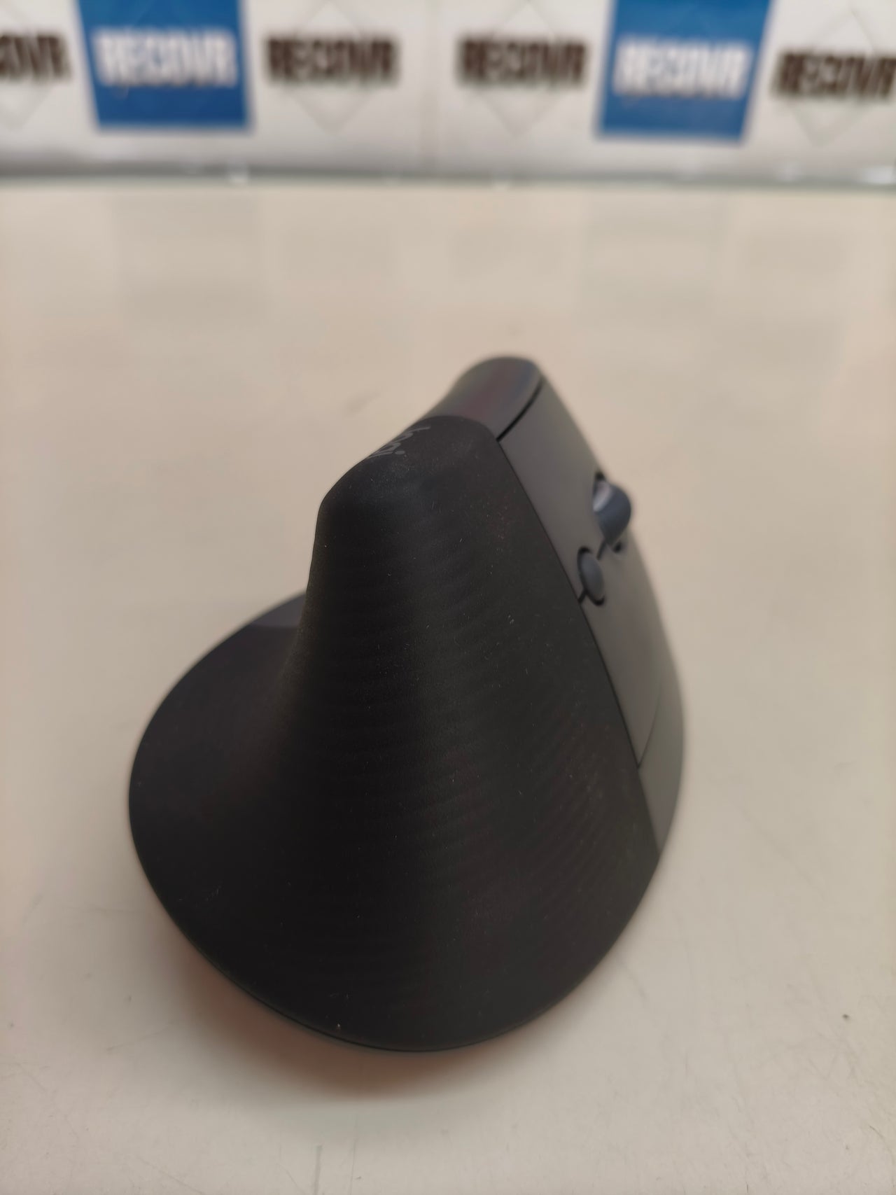 Ratón ergonómico vertical inalámbrico Logitech Lift