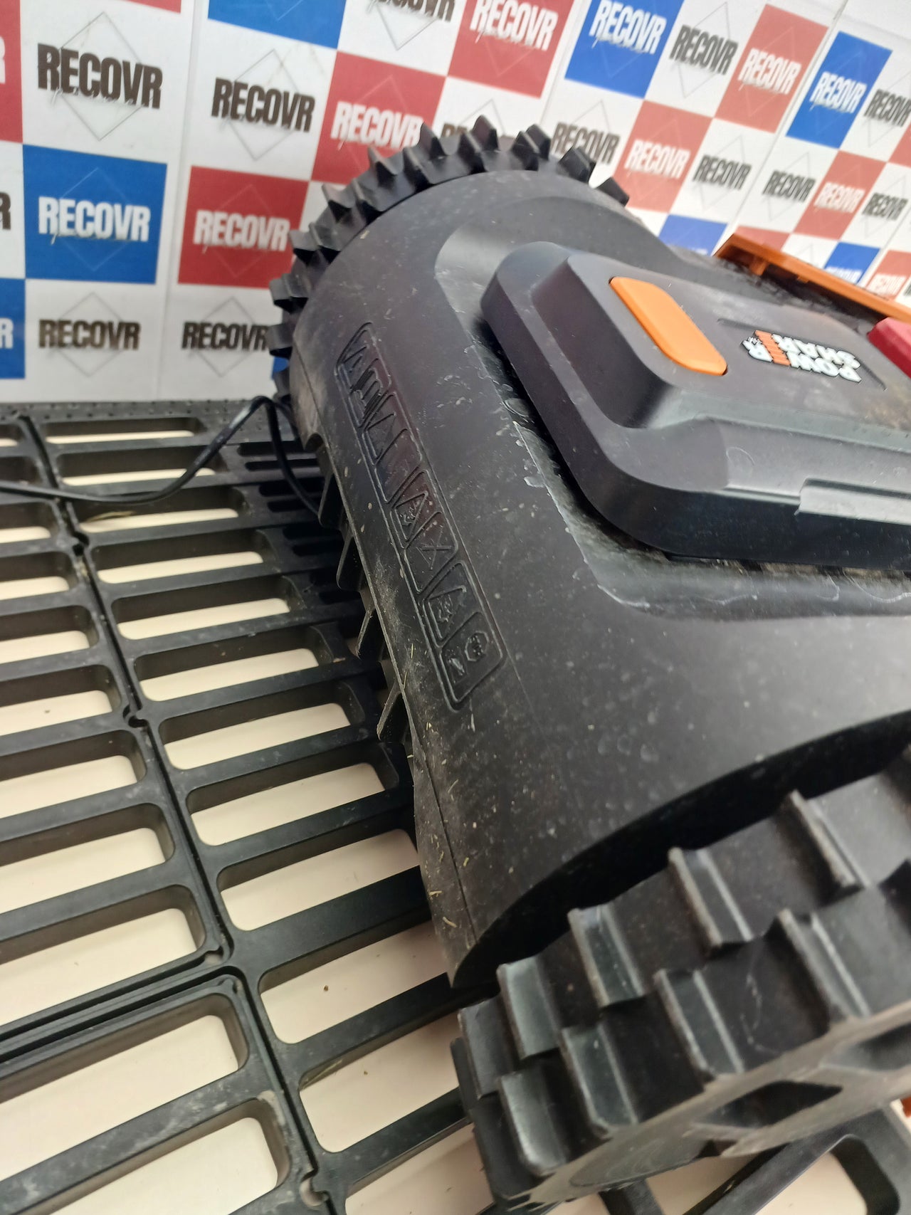 Robot cortacésped 20V hasta 500 m², navegación inteligente - WORX