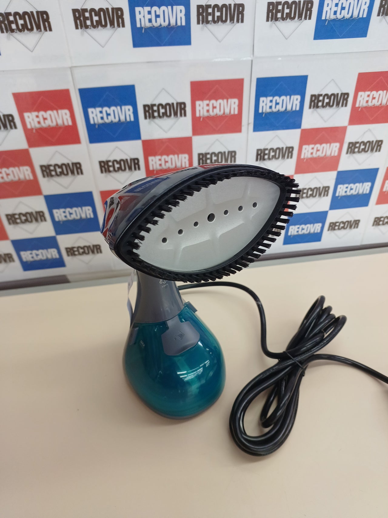 Plancha vertical vapor 1960 W 35 g/min autoapagado – Cecotec