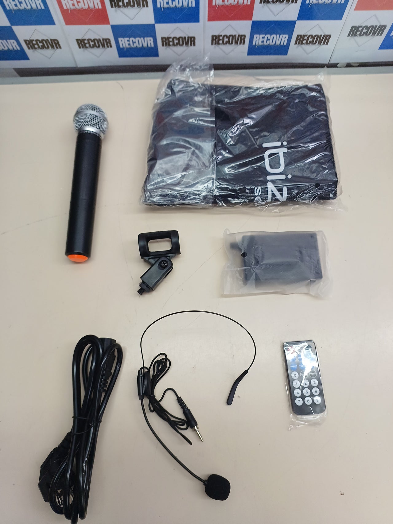 Altavoz portátil 12” 700W Bluetooth con micrófonos Ibiza