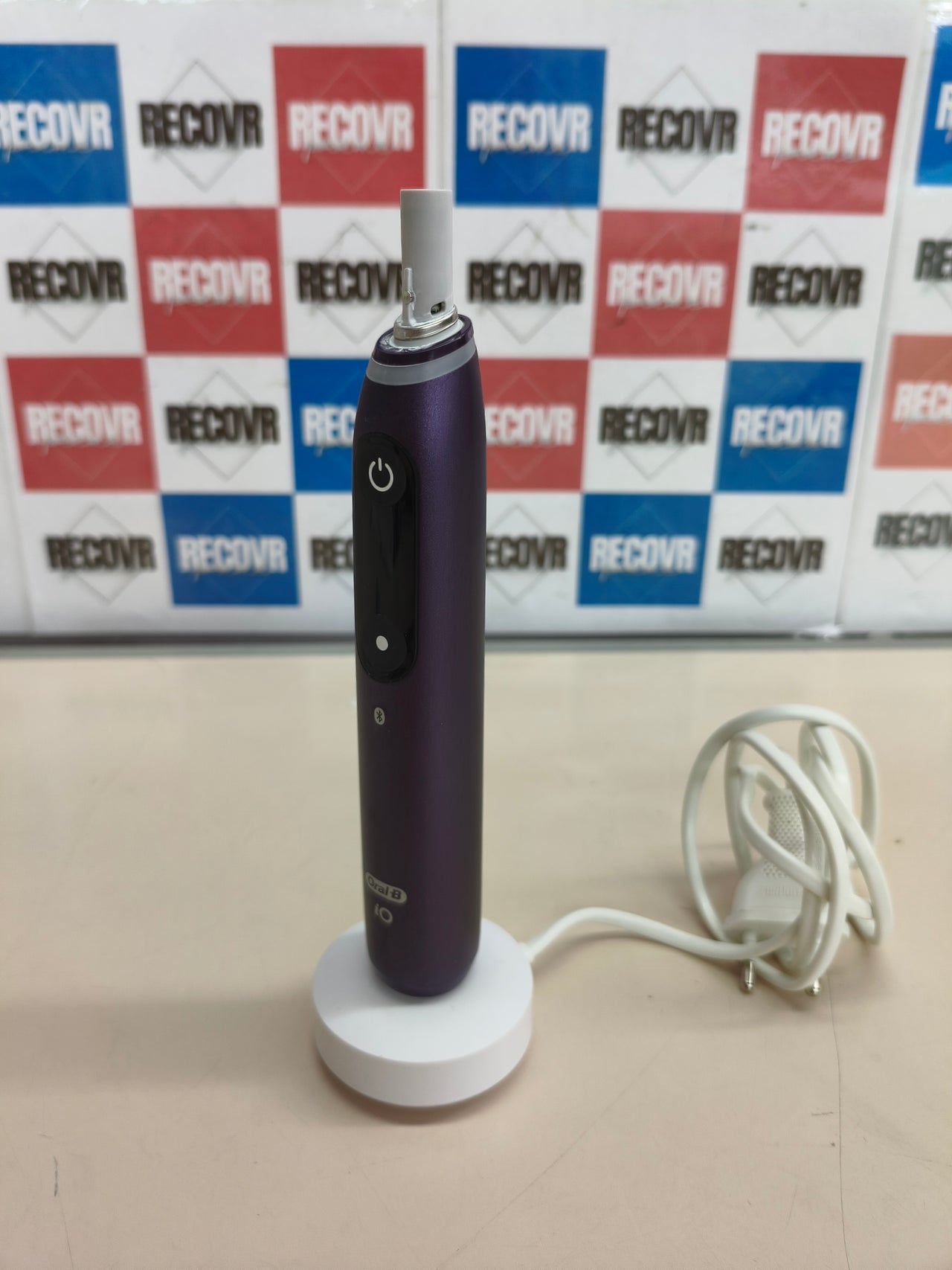 Cepillo de dientes eléctrico Oral-B iO 8N violeta