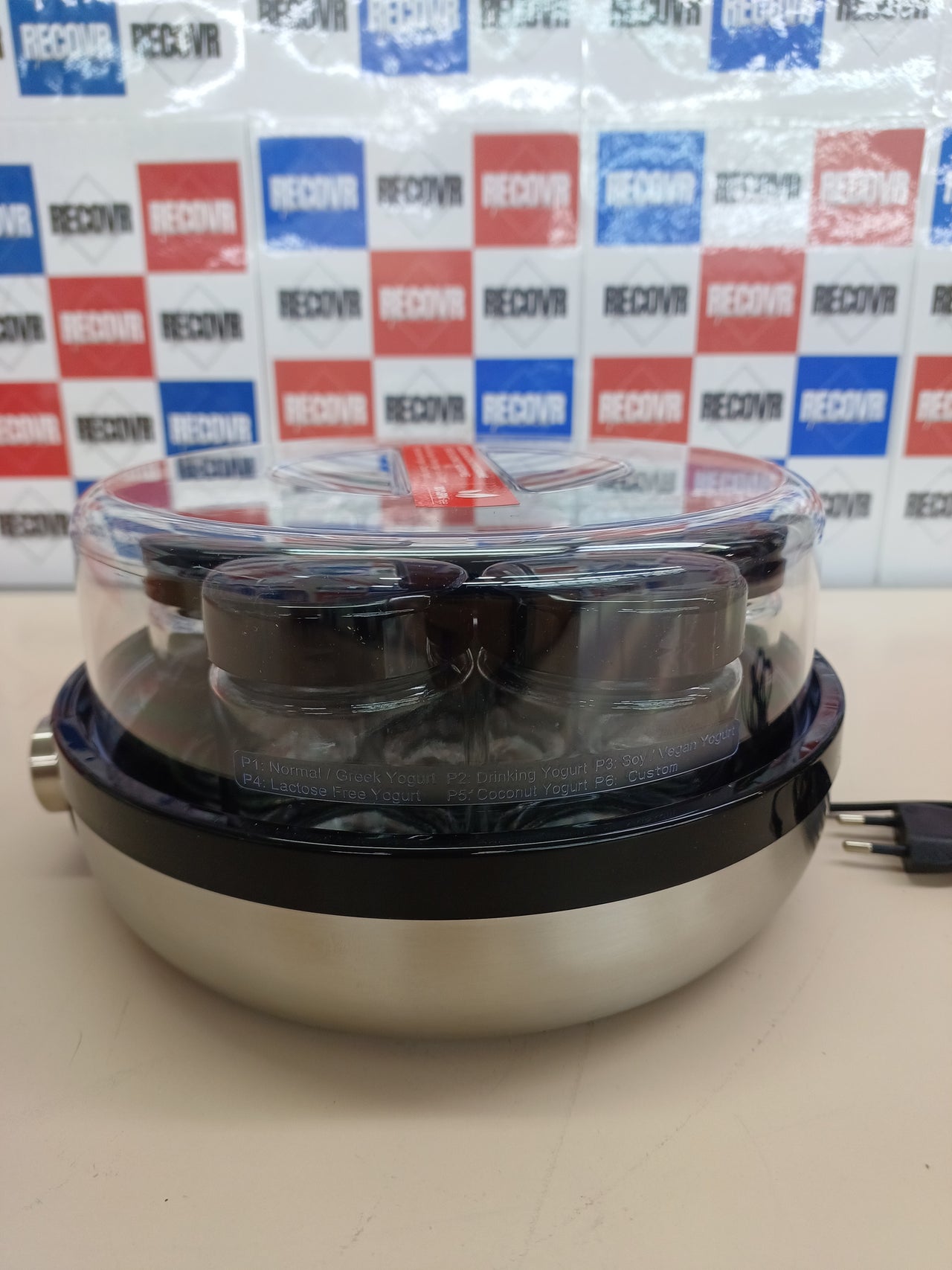 SEVERIN Yogurtera digital, mini yogurtera con 5 programas automáticos incluidos para hacer yogur casero, con 7 tarros con tapa, sin BPA, acero inoxidable cepillado/negro, JG 3521