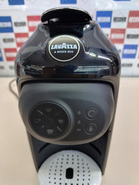 Thumbnail for Lavazza, A Modo Mio Macchina per Caffè Idola Nera con 64 Capsule A Modo Mio Assortite, Macchina per Espresso Compatta e Silenziosa, 1500 W, 220-240 V, 50/60 Hz, Capacità Max 1.1 Litri d'Acqua