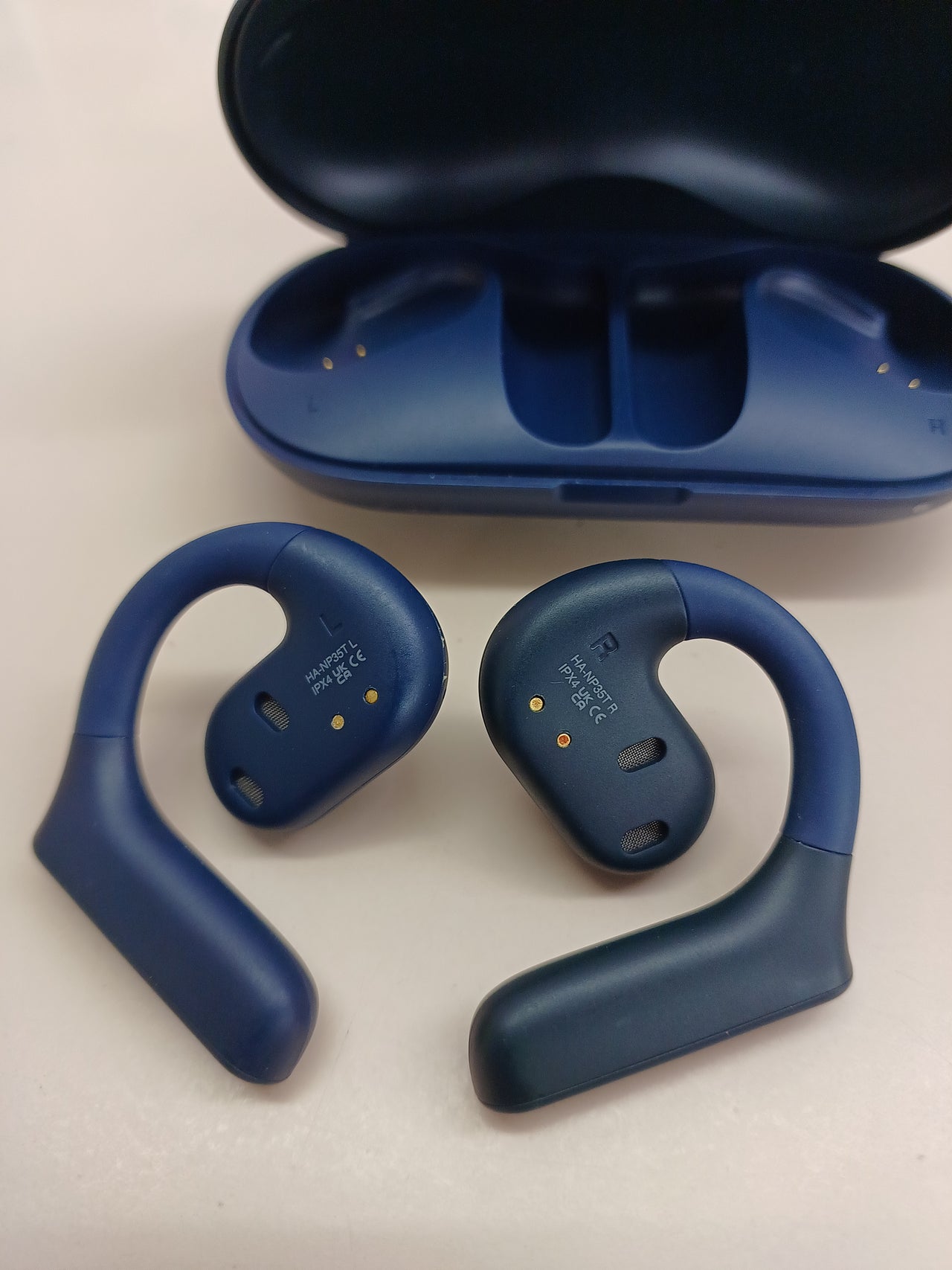JVC Nearphones HA-NP35T-A, True Wireless Earbuds, Open Ear Design, IPX4, Mikrofon-Muting, 17 Std. Laufzeit, BT 5.1, (Blau)