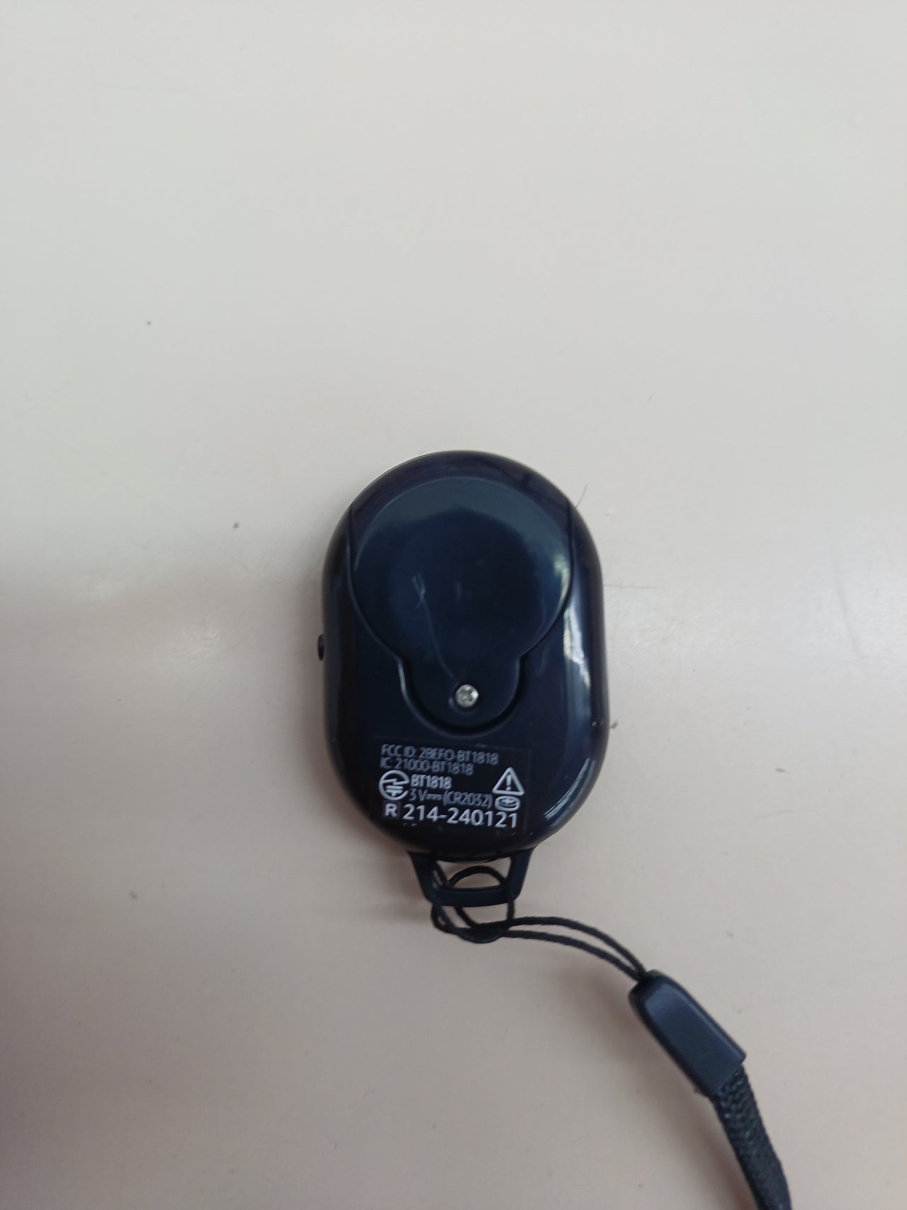Trípode flexible portátil con mando – Amazon Basics