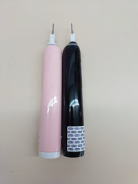 Thumbnail for Oral-B Pro 3 3900N Cepillos de Dientes Eléctricos (Pack de 2) con Mango Recargable y Cabezal de Recambio, Diseñado Por Braun, Regalos Orginales para Mujer y Hombre - Negro y Rosa
