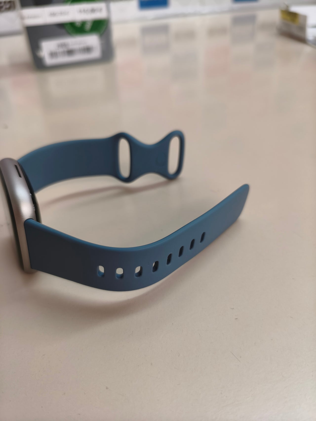 Fitbit Versa 4, smartwatch GPS, 6 días, azul menta