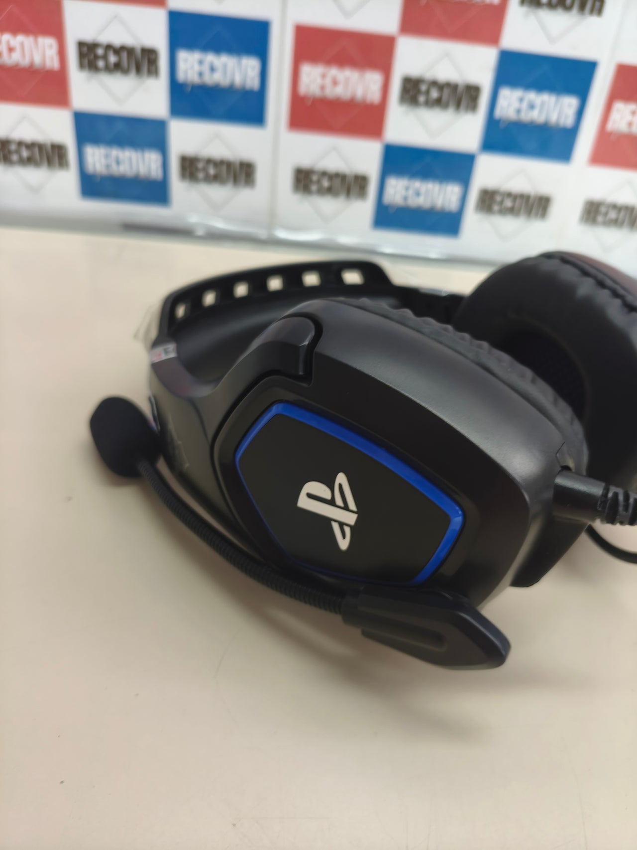 Auriculares gaming con licencia oficial para PS4 y PS5