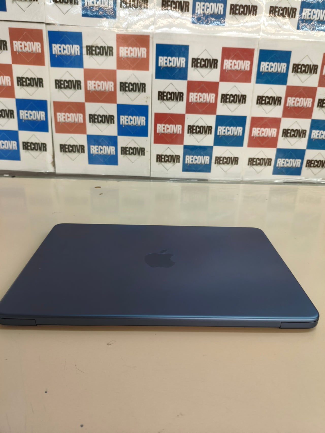 MacBook Neo 13 pulgadas A18 PRO 512GB - Apple