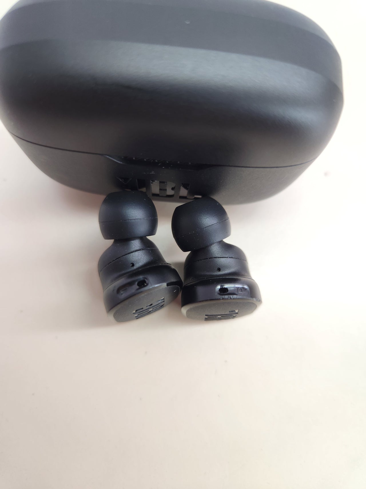 Auriculares inalámbricos JBL Tune 130 NC TWS